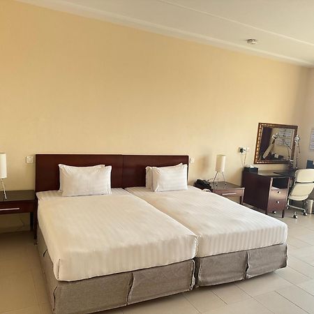 Hotel Sancta Maria โลเม ภายนอก รูปภาพ