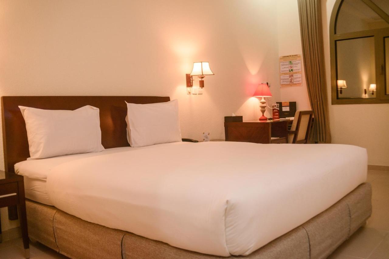 Hotel Sancta Maria โลเม ภายนอก รูปภาพ