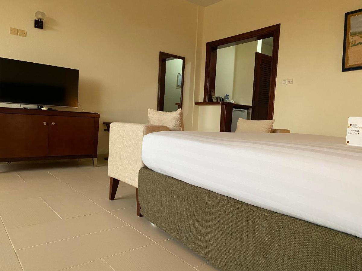 Hotel Sancta Maria โลเม ภายนอก รูปภาพ