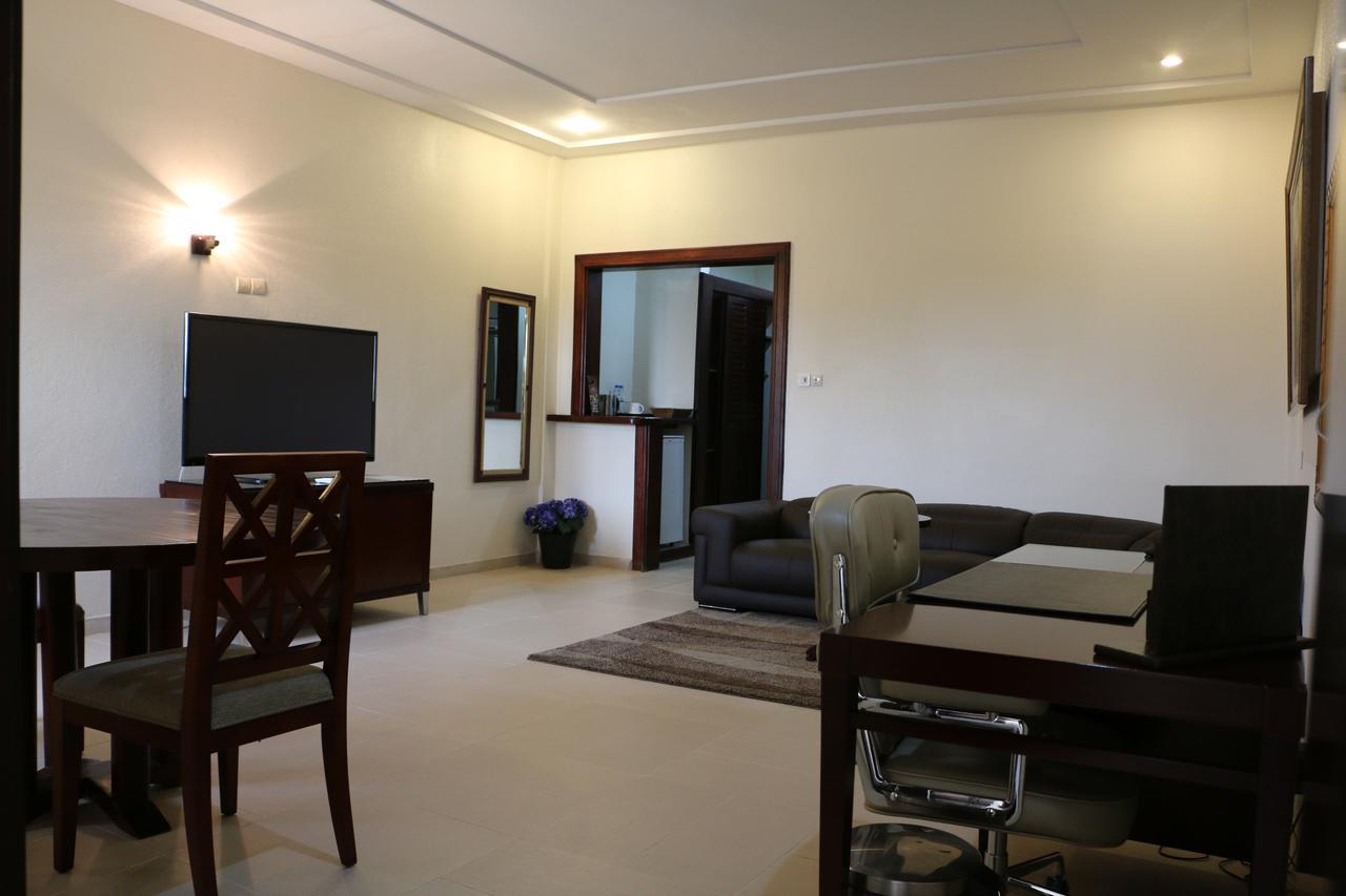 Hotel Sancta Maria โลเม ภายนอก รูปภาพ