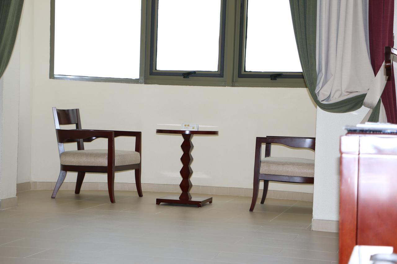 Hotel Sancta Maria โลเม ภายนอก รูปภาพ