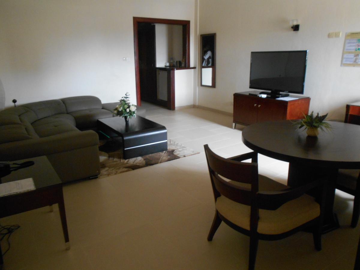 Hotel Sancta Maria โลเม ภายนอก รูปภาพ
