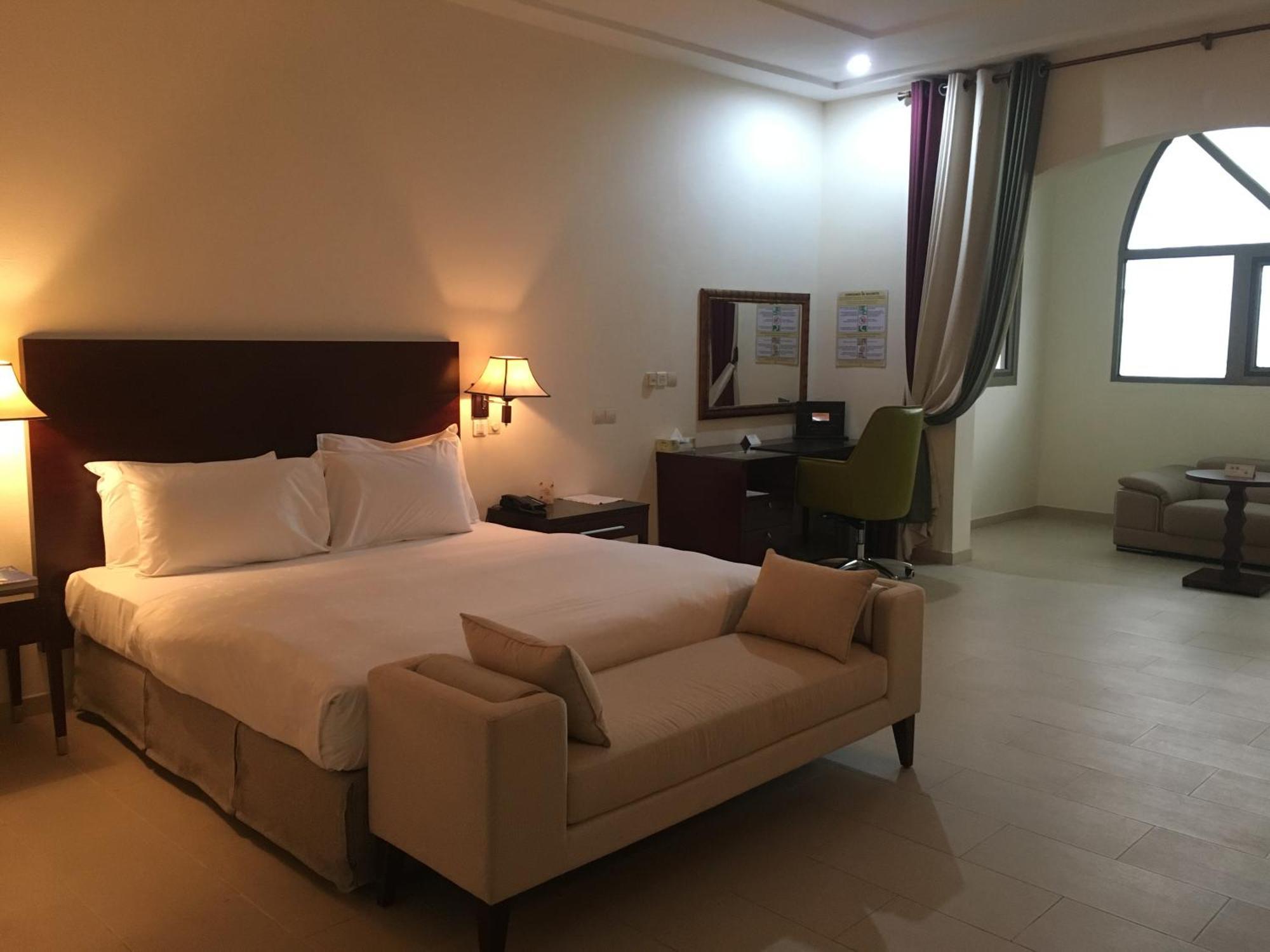 Hotel Sancta Maria โลเม ภายนอก รูปภาพ