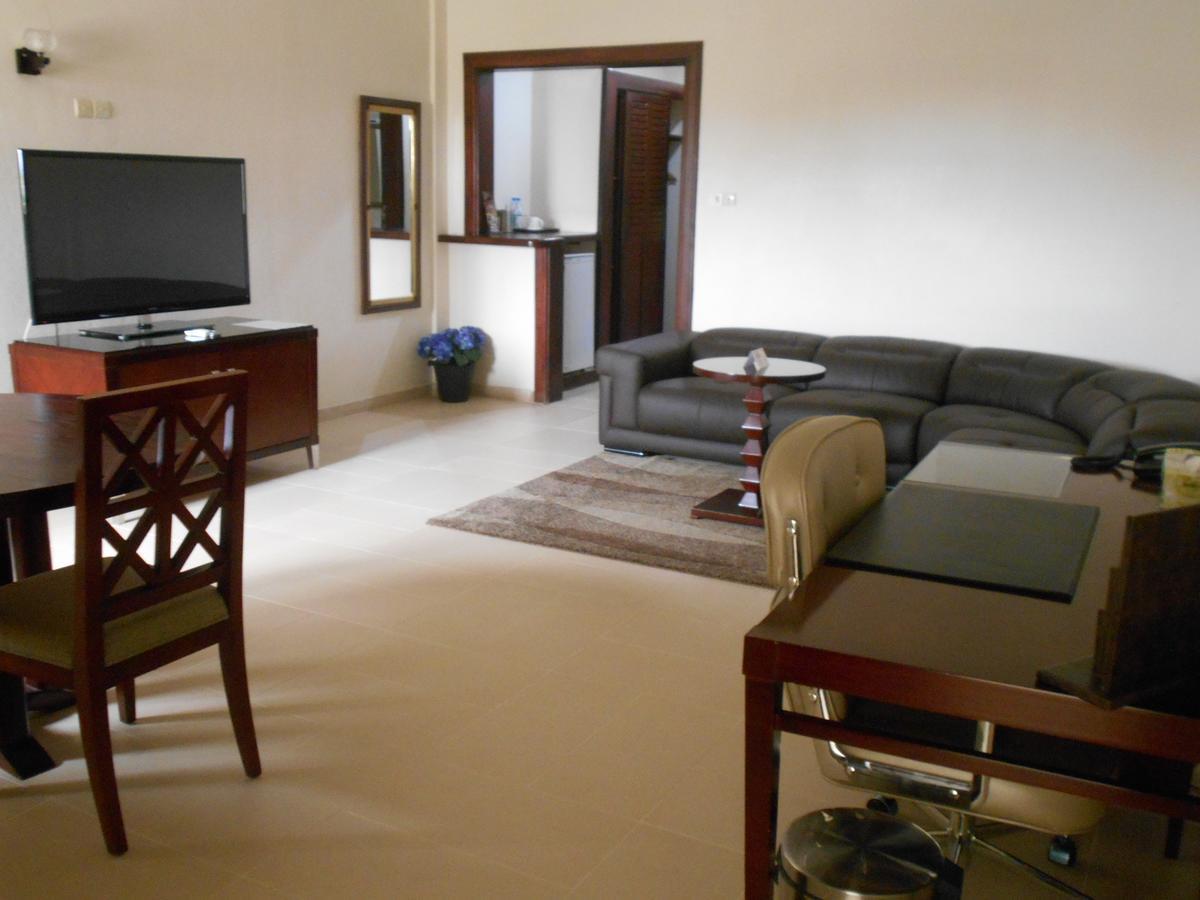 Hotel Sancta Maria โลเม ภายนอก รูปภาพ