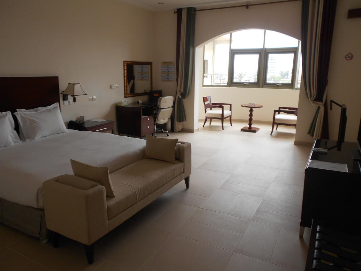 Hotel Sancta Maria โลเม ภายนอก รูปภาพ
